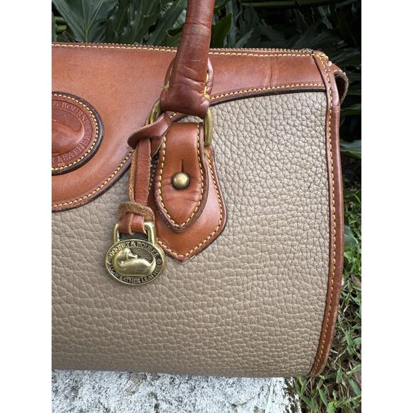 Vintage Dooney & Bourke AWL Satchel Doctor Bag Brown Leather British Tan W STRAP - Picture 2 of 16